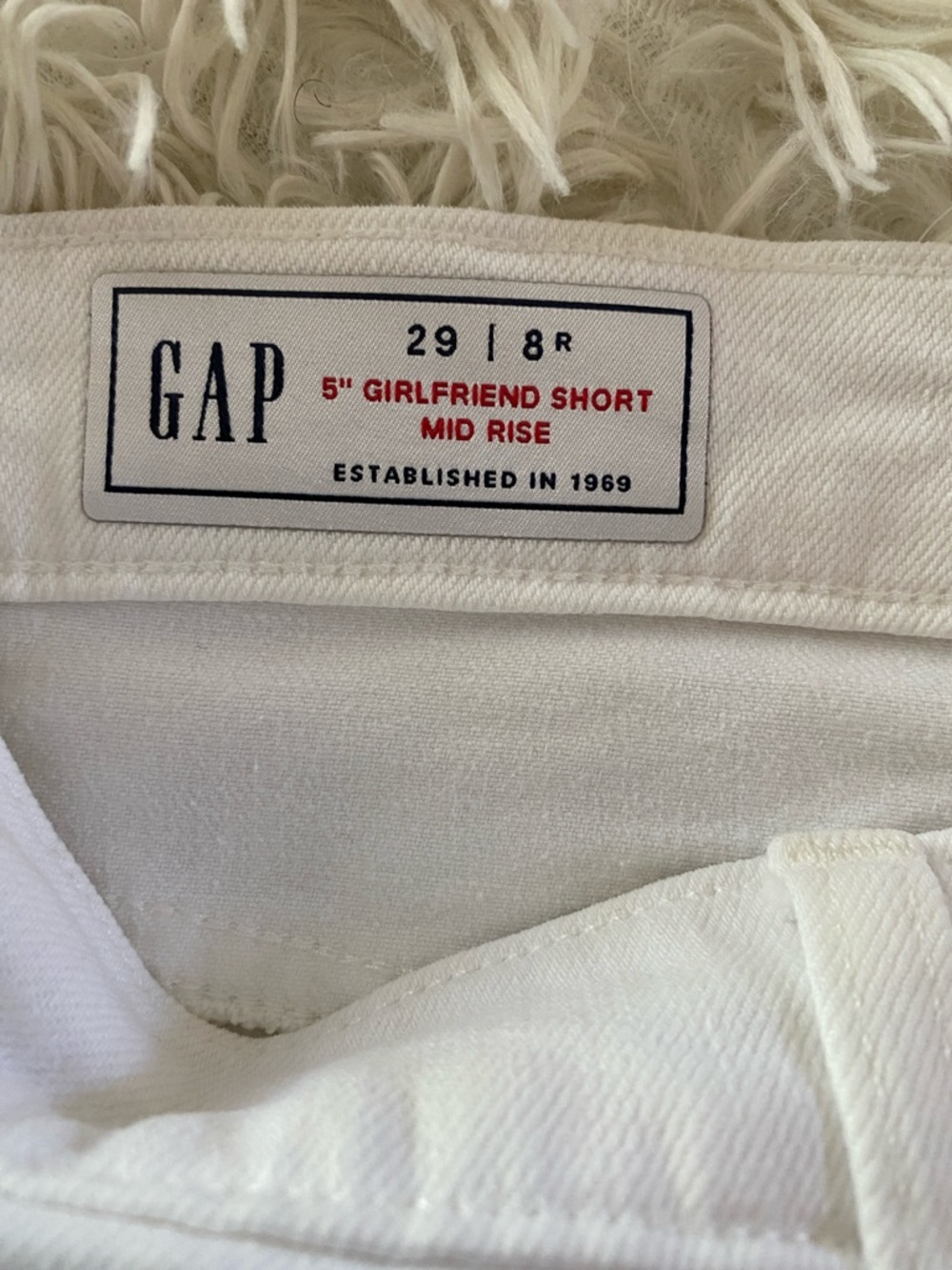 GAP White Girlfriend Shorts 29/8 Mid Rise Denim - Picture 3 of 9